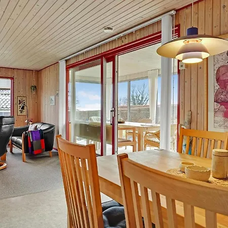 3 Bedroom Lovely In Bjert * Binderup Strand